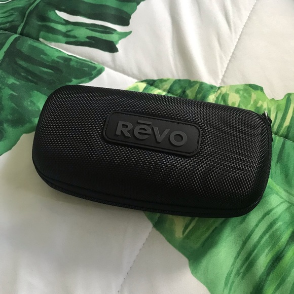 Revo Relay Rose Gold Sunglasses - Picture 4 of 6